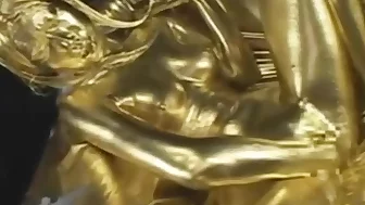 Gold fist