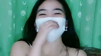 Si Gadis Cantik Virly Lepas Beha Remas Susu di MangoLive