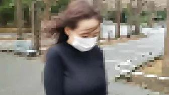 0000180_四十路の巨乳日本人女性が潮吹きする人妻NTRセックス